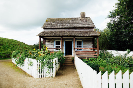 Creating a Cozy Retreat: Embracing Feng Shui in a Log Cabin