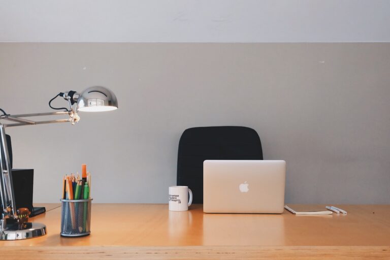 Create Balance in Your Work Space: 6 Tips for Perfect Office Feng Shui